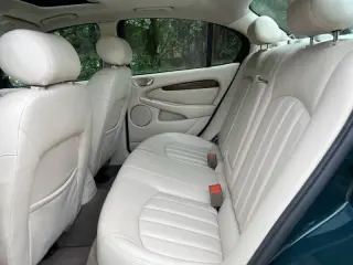 2003 Jaguar X-Type 2.5