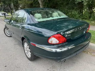 2003 Jaguar X-Type 2.5