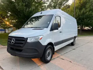 2022 Mercedes-Benz Sprinter 2500