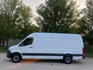 2022 Mercedes-Benz Sprinter 2500