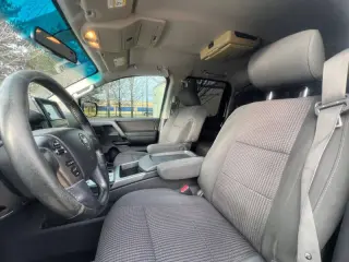 2014 Nissan Titan SV