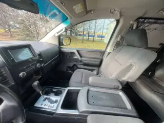 2014 Nissan Titan SV