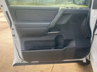 2014 Nissan Titan SV