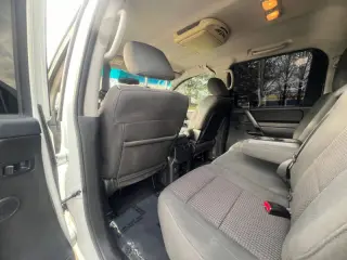 2014 Nissan Titan SV
