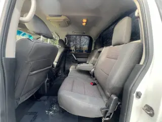 2014 Nissan Titan SV