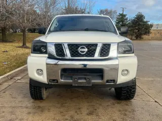 2014 Nissan Titan SV