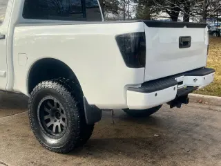 2014 Nissan Titan SV