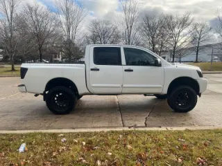 2014 Nissan Titan SV