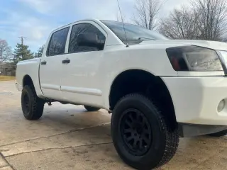 2014 Nissan Titan SV