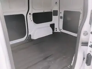 2021 Nissan NV200 S