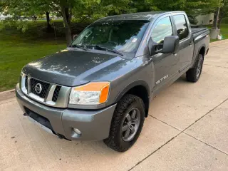 2013 Nissan Titan SL