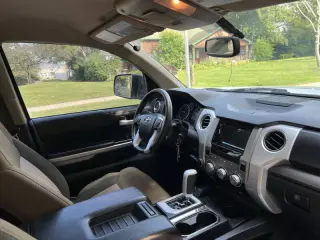 2015 Toyota Tundra SR5