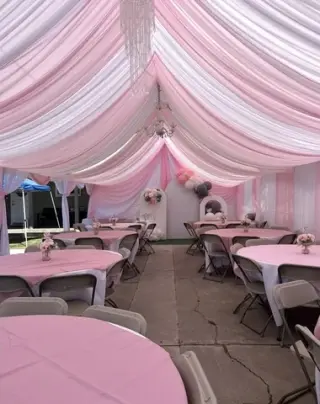Decoración con tela para carpa