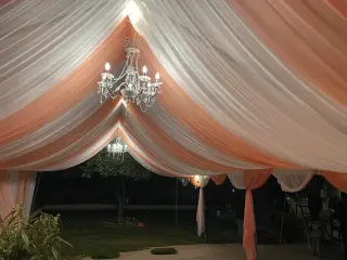 Decoración con tela para carpa