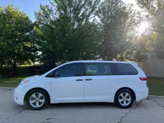 2015 Toyota Sienna L 7-Passenger