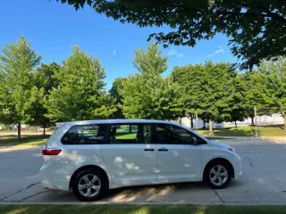 2015 Toyota Sienna L 7-Passenger