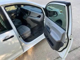 2015 Toyota Sienna L 7-Passenger