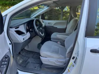 2015 Toyota Sienna L 7-Passenger