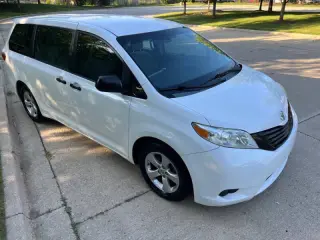 2015 Toyota Sienna L 7-Passenger