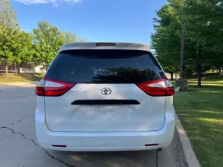 2015 Toyota Sienna L 7-Passenger