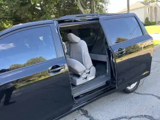 2018 Toyota Sienna LE Mobility 7-Passenger