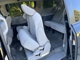 2018 Toyota Sienna LE Mobility 7-Passenger