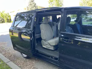 2018 Toyota Sienna LE Mobility 7-Passenger
