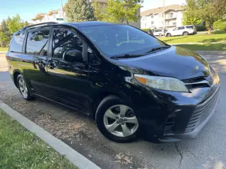 2018 Toyota Sienna LE Mobility 7-Passenger