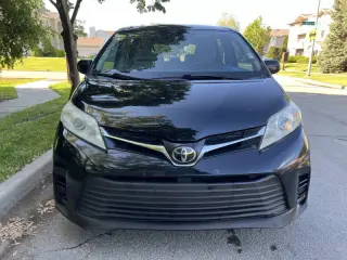 2018 Toyota Sienna LE Mobility 7-Passenger