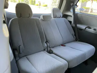 2018 Toyota Sienna LE Mobility 7-Passenger