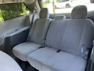 2018 Toyota Sienna LE Mobility 7-Passenger