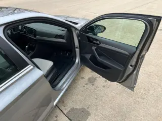 2020 Volkswagen Jetta R-Line
