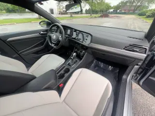 2020 Volkswagen Jetta R-Line