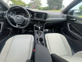2020 Volkswagen Jetta R-Line