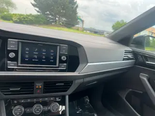 2020 Volkswagen Jetta R-Line