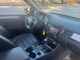 2014 Volkswagen Touareg V6 Sport