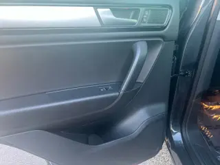 2014 Volkswagen Touareg V6 Sport