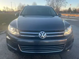 2014 Volkswagen Touareg V6 Sport