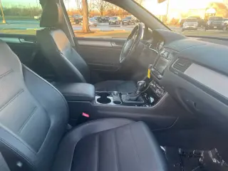 2014 Volkswagen Touareg V6 Sport