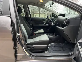 2016 Toyota Prius c Two