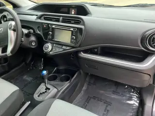 2016 Toyota Prius c Two