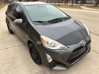 2016 Toyota Prius c Two