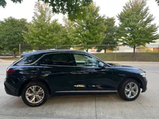 2023 Genesis GV70 2.5T Standard