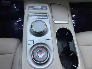 2023 Genesis GV70 2.5T Standard