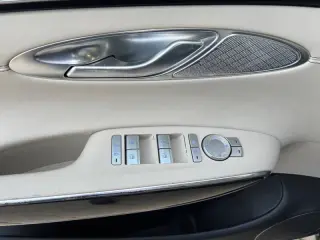 2023 Genesis GV70 2.5T Standard