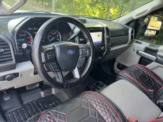 2020 Ford F-350 Super Duty Lariat