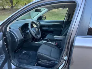2018 Mitsubishi Outlander ES
