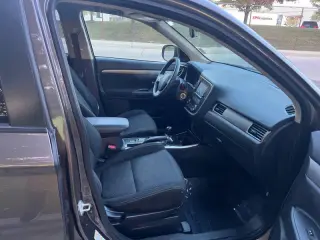 2018 Mitsubishi Outlander ES