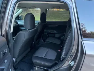 2018 Mitsubishi Outlander ES