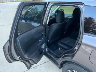 2018 Mitsubishi Outlander ES